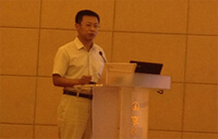 General manager Sun Jianhua made a new product report at the 
