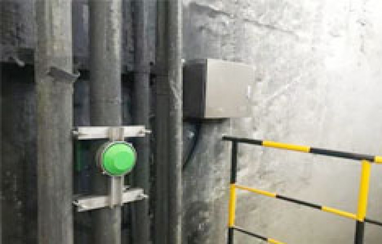 Na-22 radioactive instrument mine filling pipe density measurement site